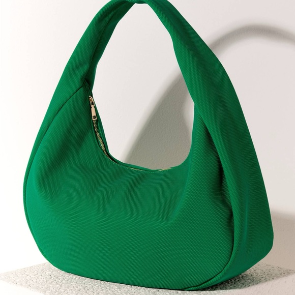 Oversized Hobo Tote with top zipper - Picture 2 of 3